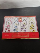 NIB Vintage Paris Ladies Set Of 4 Floral Embroidered Handkerchiefs 100  Cotton