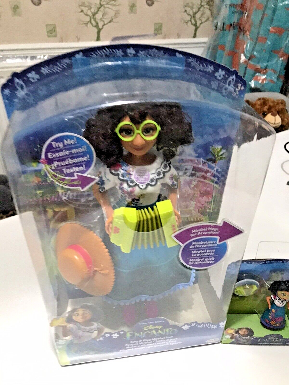 Disney - Muñeca Articulada Musical De Mirabel Madrigal Con Acordeón Encanto En Oferta Disney - Muñeca Articulada Musical De Mirabel Madrigal Con Acordeón Encanto - Imagen 4