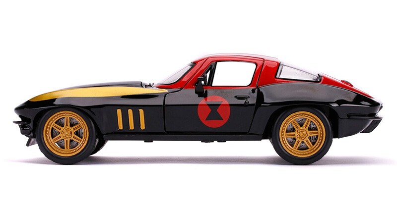 Jada アベンジャーズ【BLACK WIDOW ＆’66 CORVETTE】 Black Widow 1966 Chevrolet Corvette Marvel Avengers Jada