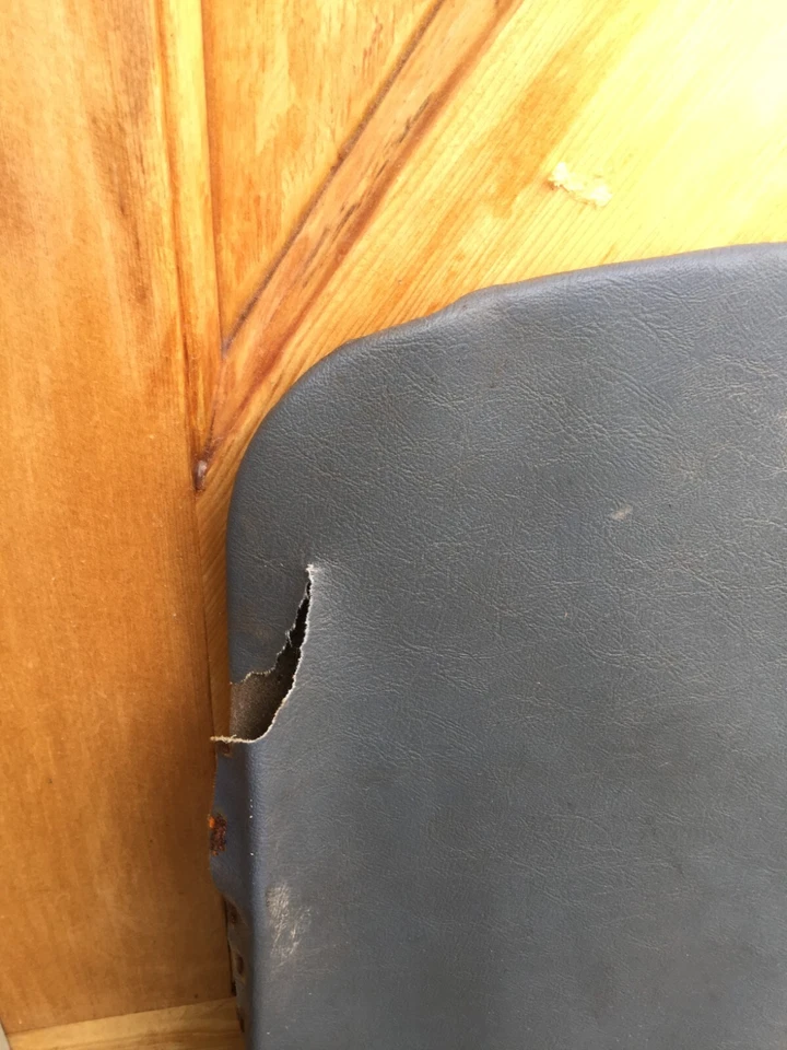 Triumph TR6 • Paneles interiores originales surtidos, azules. Usado. KT1447 Foto 3 de 4