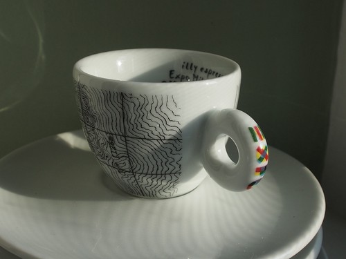 Illy Espresso Cups with Saucers Set of Three - Picture 3 of 10