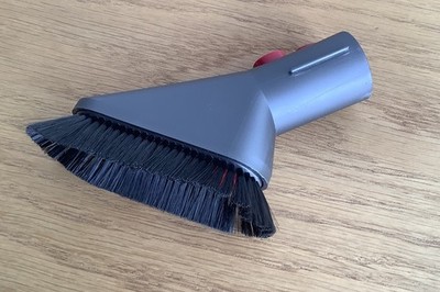 Mini Soft Staubbürste Schnellspanner für Dyson V8 Staubsauger - NEU