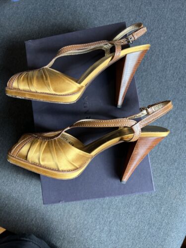 Sandalo Vintage Prada 10,5/40,5 Oro Marrone Calzatura Donna Raso Vitello Ocra 1K8371 - Foto 3 di 7