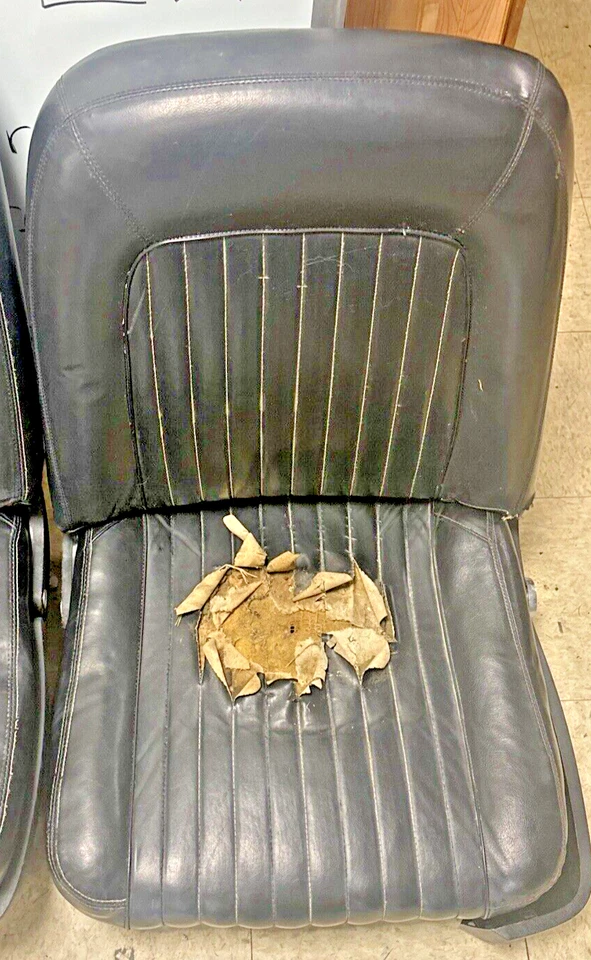 二手原始设备制造商黑色前桶座椅 1961 - 1963 福特 Thunderbird (SR) — 第 3/4 张图片
