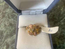 💓  Black Hills Gold Ring - Floral  10k Tri Color  - NEW  Size  6.75