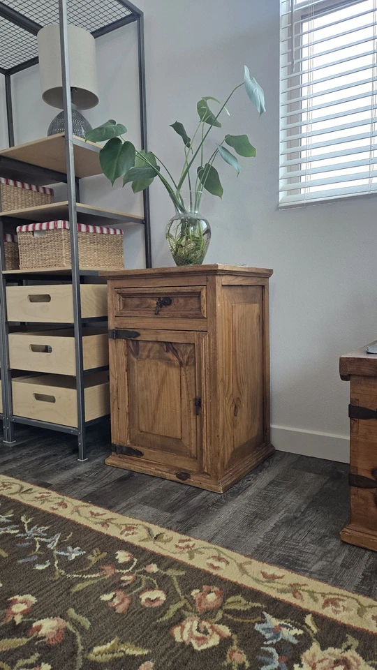 Gabinete de almacenamiento vintage Pottery Barn con cajón, marrón claro, 19 pulgadas x 28 pulgadas x 16 pulgadas Foto 3 de 4