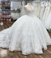 Classic Strapless Wedding Dresses A-Line Lace Applique Sweep Train Bridal Gowns