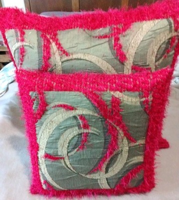 Shaggy Threads Throw Pillows Abstract Red Pink Tan Design  24'' & 15'' Match Set