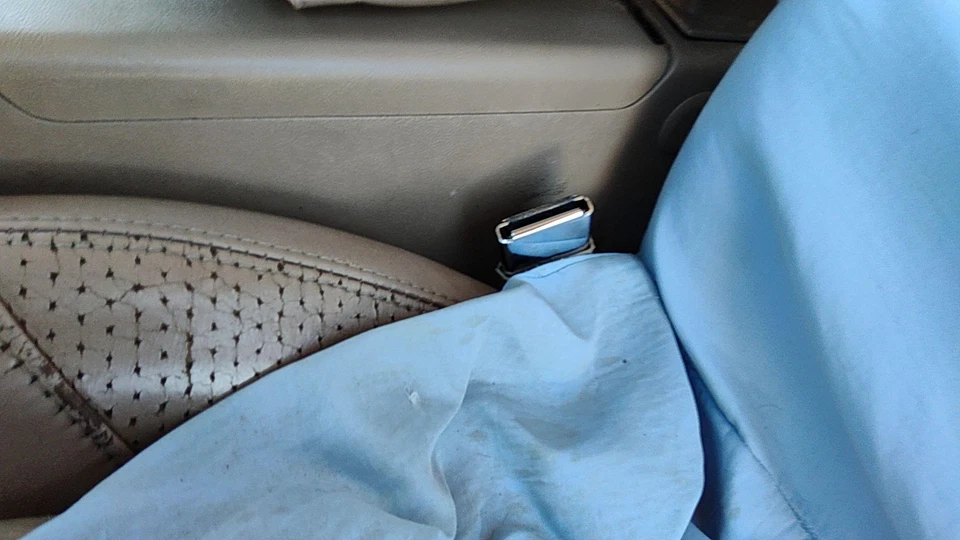 1993 Ford Explorer Driver Left Front Seat Belt Buckle Receiver Oem Tan - Image 3 of 4