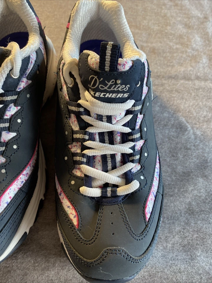 SKECHERS Wide Fit Cooled MEMORY FOAM D’Lites Sz 7.5 Blue New - Image 2 of 4