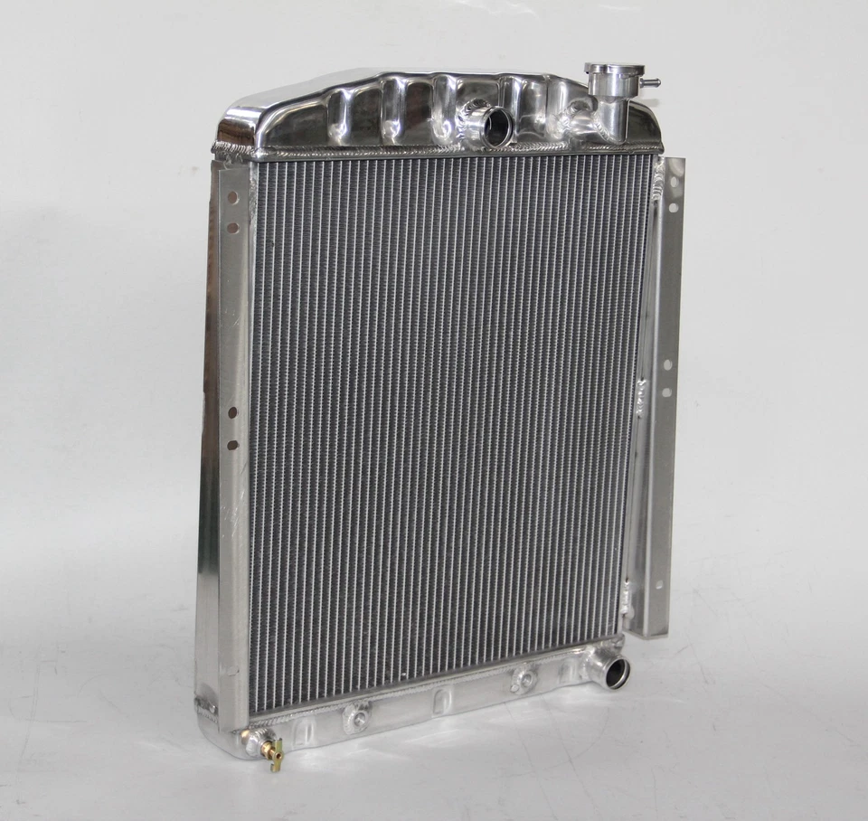 3 ROW ALUMINUM RADIATOR 1948 49 50 51 52 53 54 CHEVY GMC TRUCK PICKUP V8 KKS4854 - Imagem 4 de 4