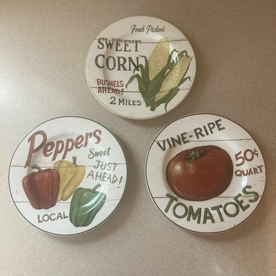 Sakura 3 FARMSTAND VEGETABLES 8.25'' Plates Salad Dessert  David Carter Brown