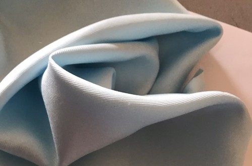REMANENTE DE TELA FLUIDA AZUL PÁLIDO SARGA SEDA 49 CMS. X 70 CMS. ¡NUEVO Y FREEPOST! - Imagen 6 de 6