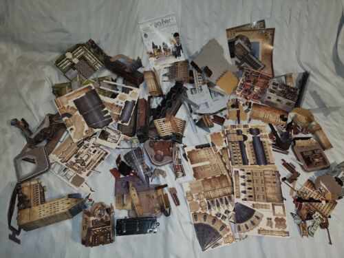 Lot of Cubic un Harry Potter Hogwarts 3 D Puzzles (Great condition) - Pre-owned - Picture 1 of 6