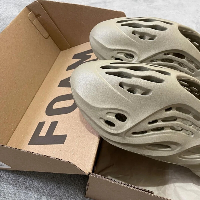 【ADIDAS】Yeezy Foam RNR★イージーフォームランナー★GV6840 Adidas Yeezy Foam RNR Stone Salt Mens Size 11 GV6840 | eBay