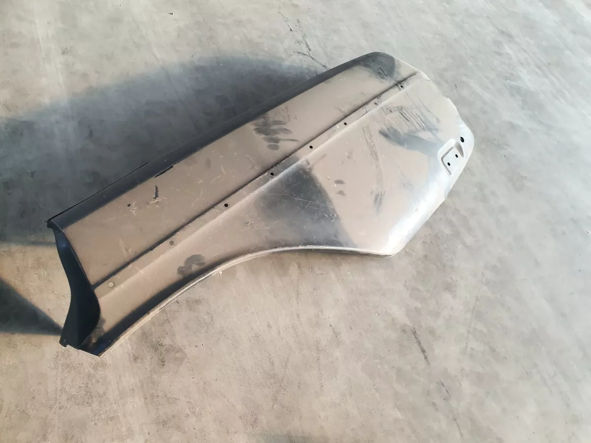 NEU NOS Mercedes-Benz W108 W109 Kotfluegel Seitenwand LINKS Rear 