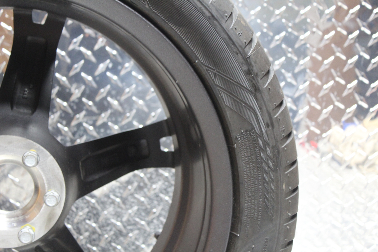 19-22 can-am ryker 900 OEM REAR BACK WHEEL RIM HUB 705503342 16 【新品未使用】ハイエース ダークプライム2用 Aピラーガーニッシュ 左右セット