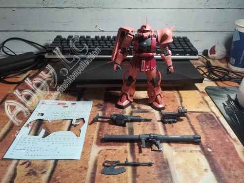 Calcomanías de deslizamiento de agua para MG 1/100 Zaku II Char's ver 2.0 D.L modelo MS-06S - Imagen 8 de 8