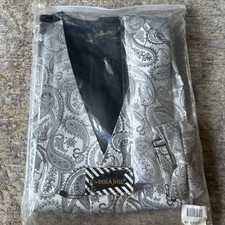 NEW Men  s Silver Paisley Vest, Tie, Bow Tie  Tie Clip Set Size S Dibangu