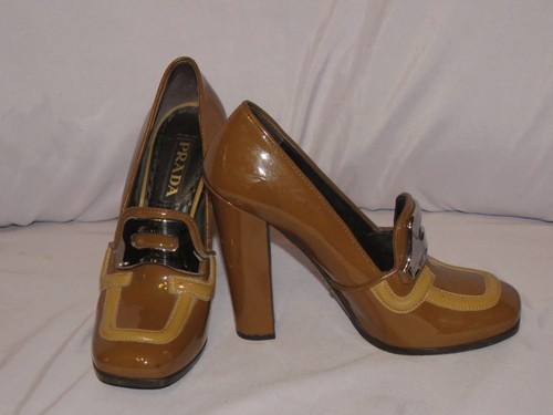 Tacones Prada marrón charol talla 37 1/2