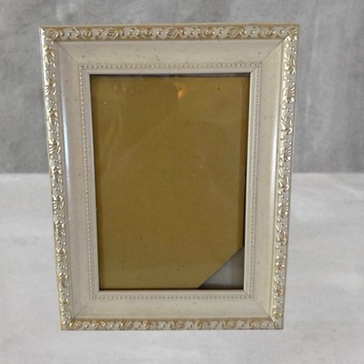 Vintage Ornate Frame White w/ Gold accents 7'' X 9'' Fits 5''X 7'' Picture Photo