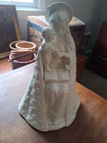 Madonna Hummel figurine with Child