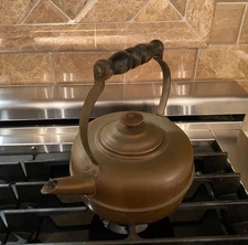 VINTAGE ETHAN ALLEN COPPER TEA KETTLE WOOD HANDLES MADE IN ENGLAND