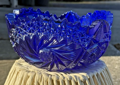 Vintage Cobalt Blue LE Smith Glass Comet in the Star Sawtooth edge bowl EUC