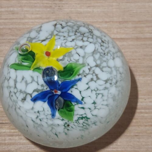 Susi Kramer Glass Flower Paperweight Heavy Vtg. Collectible - Picture 4 of 10