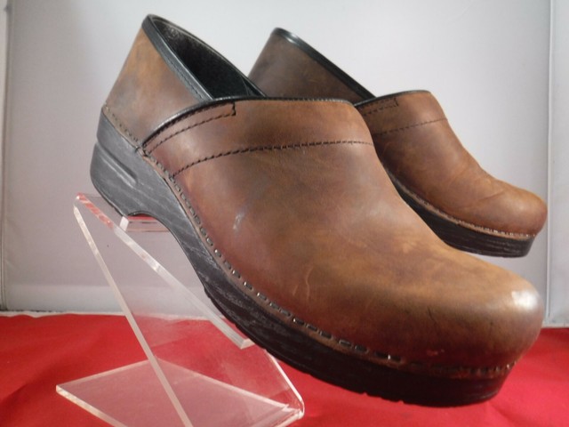 dansko pepper clog