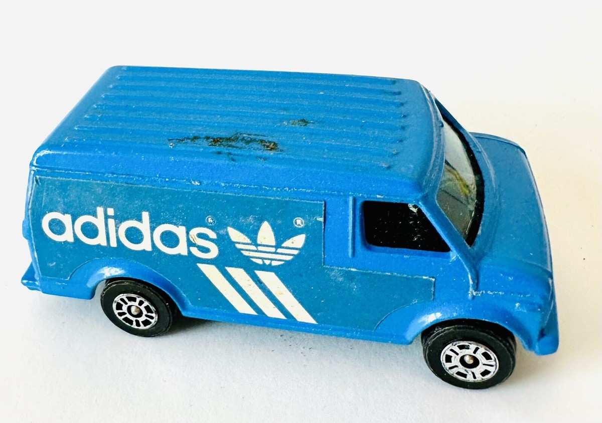 78' Corgi adidas Chevrolet Vanアディダスミニカー 78' Corgi adidas Chevrolet Vanアディダスミニカー