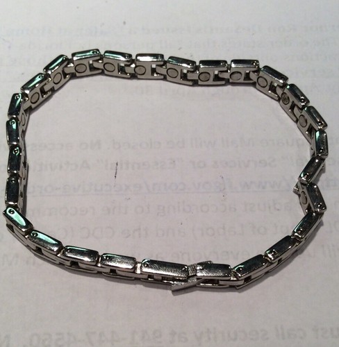 steel magnetic bracelet (item 328)
