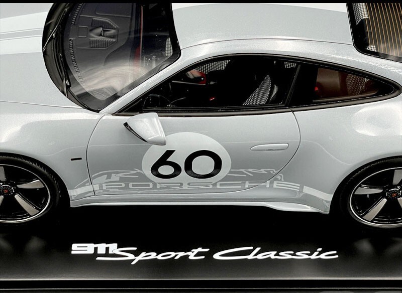 Spark Porsche 911 Sport Classic Type 992 2022 Grey Metallic Dealer