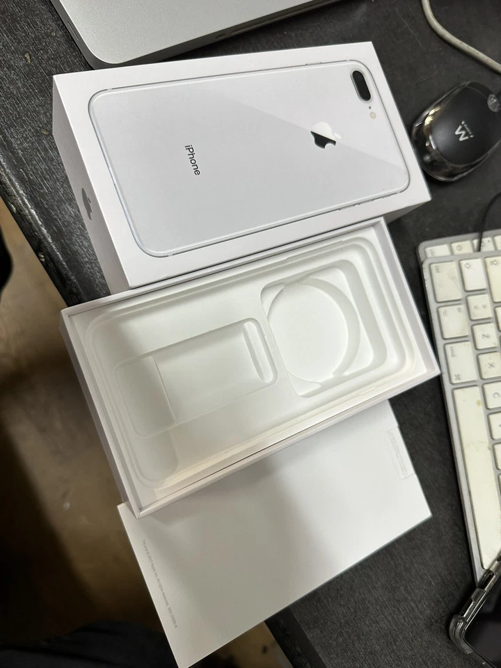 Apple iPhone 8 Plus SOLO SCATOLA Originale 64gb Silver - NO ACCESSORI - Immagine 3 di 3