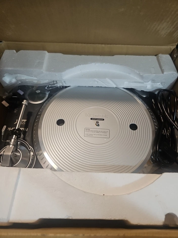 Numark TTX Turntable - Image 2 of 4