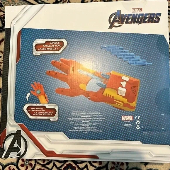 Guantes Repulsores Iron Man EXCLUSIVOS EXCLUSIVOS DE LOS PARQUES DE DISNEY DE COLECCIÓN Luces Sonidos Movimiento Foto 4 de 4