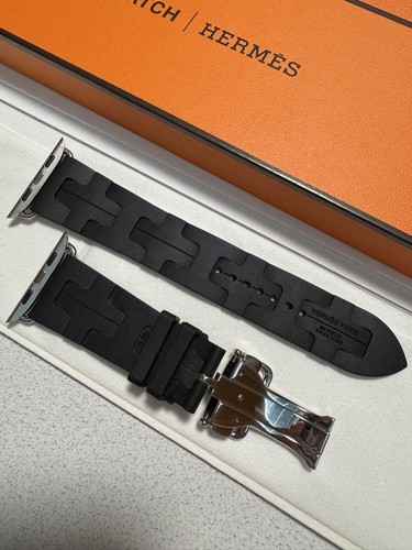 Hermes Black Kilim Soft Rubber Apple Watch Band Compatible 44 45 46 49mm Sporty - 第 2/7 張圖片