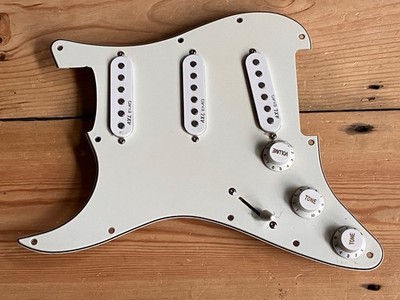 AXL EMG Stratocaster E-Gitarre Loaded Scratchplate LINKSHÄNDER