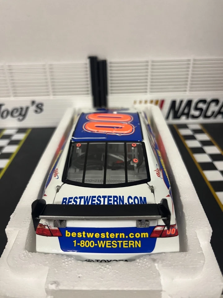 A94- 2010 David Reutimann #00 Best Western 1:24 Platinum Diecast Camry - Image 3 of 4