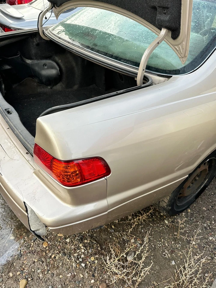 Used Deck Lid fits: 2000 Toyota Camry  Grade A Foto 2 de 4