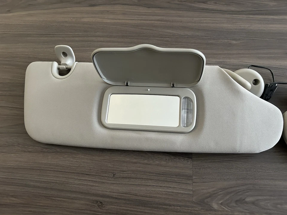 08-16 道奇 Grand Caravan / 克莱斯勒镇乡村遮阳板 Homelink 灰色 原始设备制造商 — 第 3/4 张图片