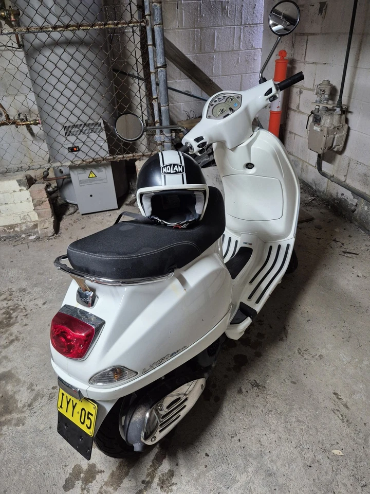 Vespa LX150 IE V3 - image 3 of 4