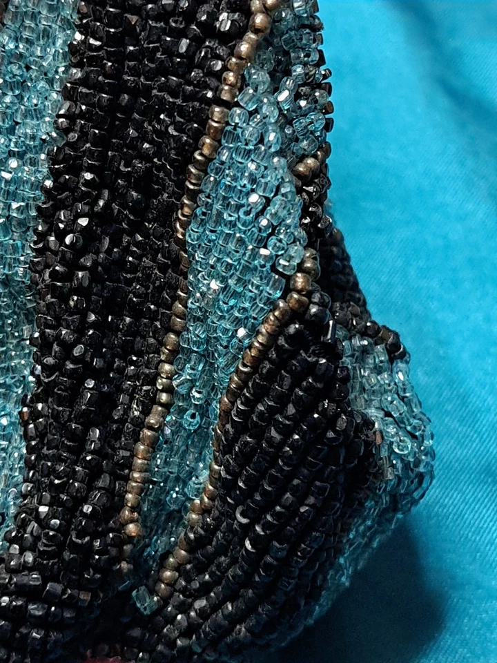 Antiguo monedero victoriano con cuentas. Foto 2 de 4