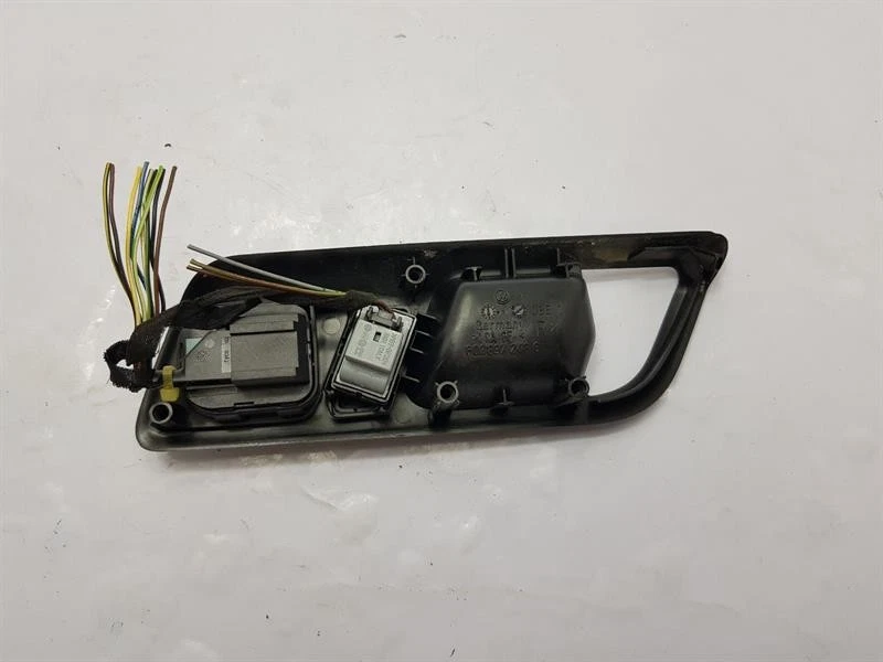 2005 VOLKSWAGEN POLO НАРУЖНОЕ ЗЕРКАЛО УПРАВЛЕНИЯ/ПЕРЕКЛЮЧАТЕЛЬ 6Q2837248G - Изображение 2 из 4