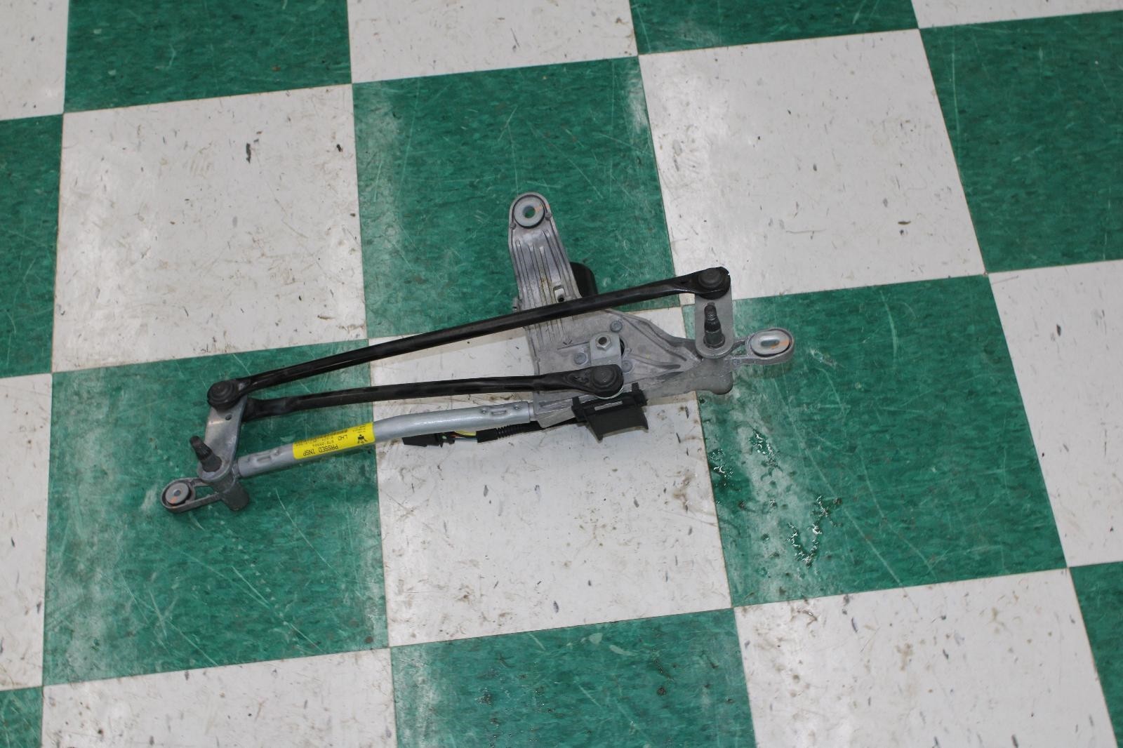 Maserati Ghibli 2014-2022 Front Windshield wiper motor