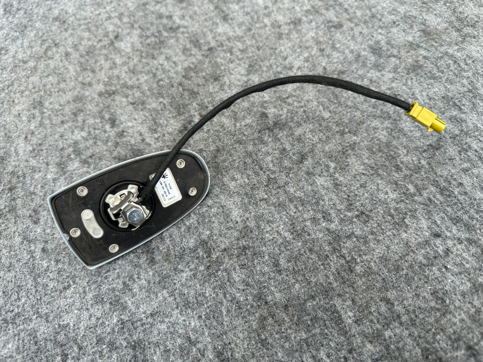 NAVIGATION RADIO SHARK ANTENNA OEM 13-20 MASERATI QUATTROPORTE GTS M156