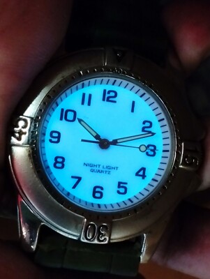 ADVANCE NIGHT LIGHT QUARTZ WHITE DIAL A126 MEN'S FULL WORKING VINTAGE WATCH