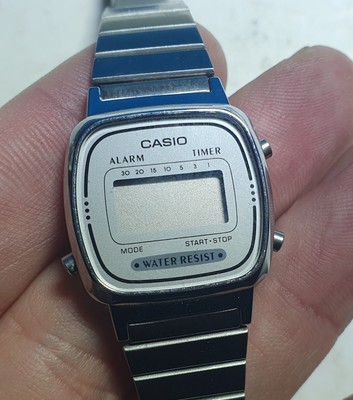 Casio LA670W Quarz 25mm Digital Damenuhr Uhr Montre