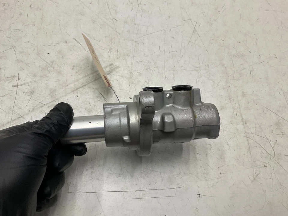 Cilindro maestro INFINITI Q70L 14 15 16 Foto 2 de 4