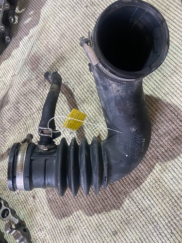 2015 Isuzu D-Max Diesel air intake hose pipe 898212081 TESTED - Picture 2 of 4